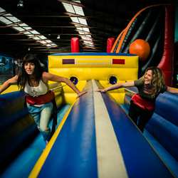 Evento-tematico-humor-amarillo