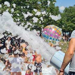 fiesta de espuma con cañon en barcelona