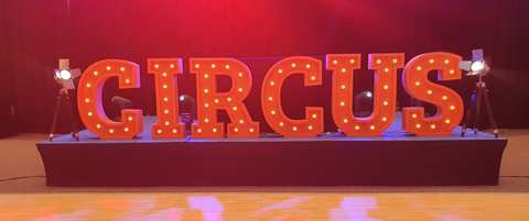 Letras gigantes circus